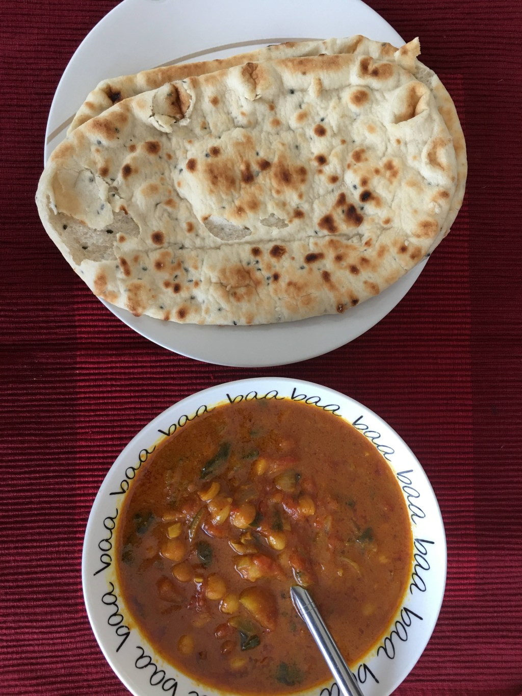 Tomato, spinach and chickpea&nbsp;curry