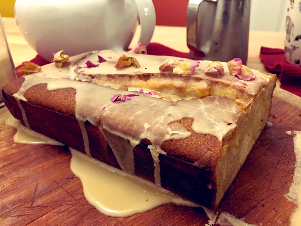 Ras el hanout and buttermilk sweet loaf cake with rose&nbsp;icing