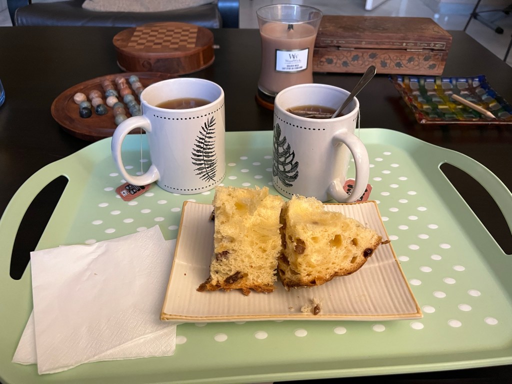 Viernes merienda- panettone con té&nbsp;menta