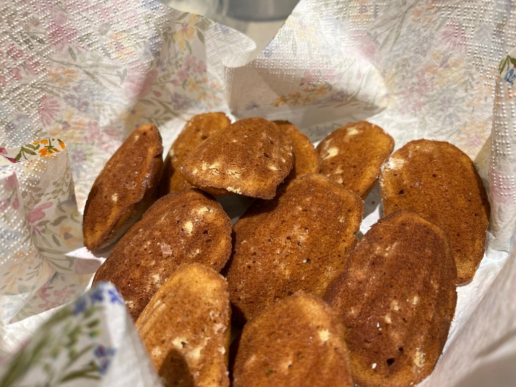 Orange, almond and cardamom&nbsp;madeleines