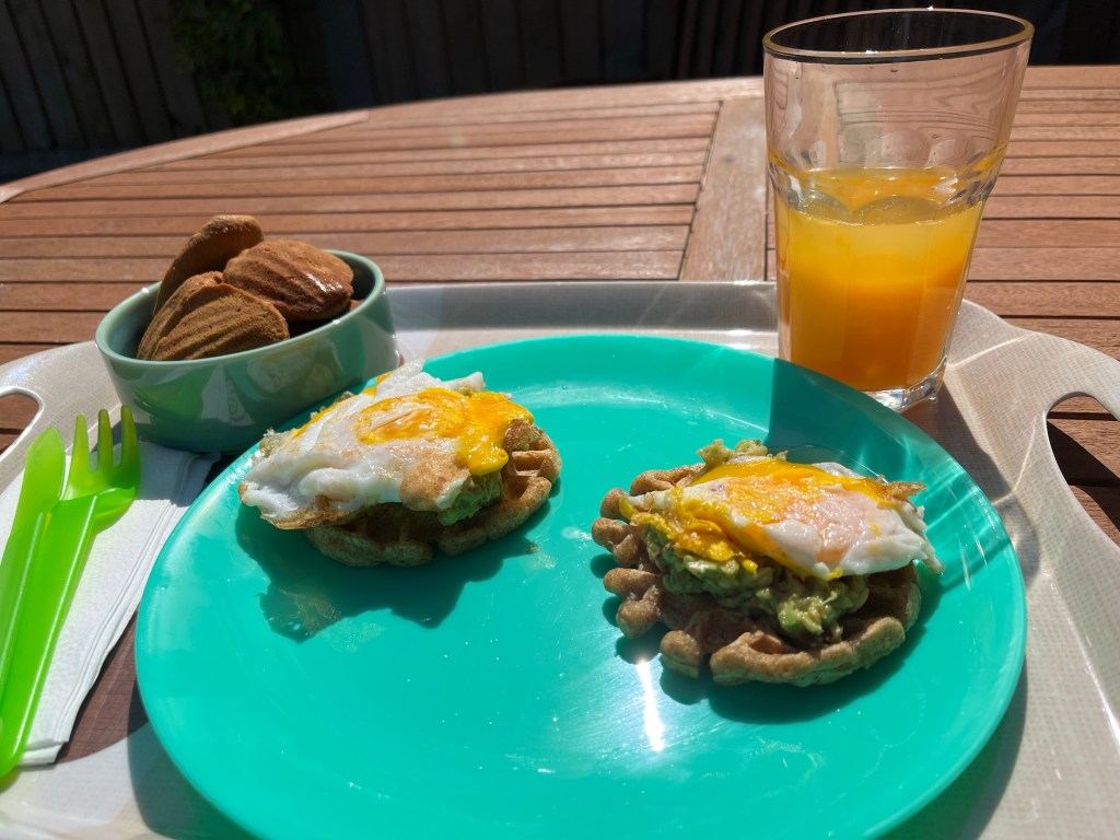 Buttermilk waffles with avocado and fried&nbsp;eggs