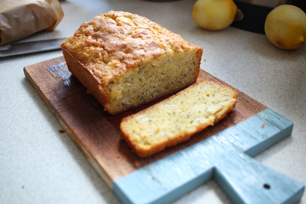 Apple, poppy seed & lemon loaf&nbsp;cake