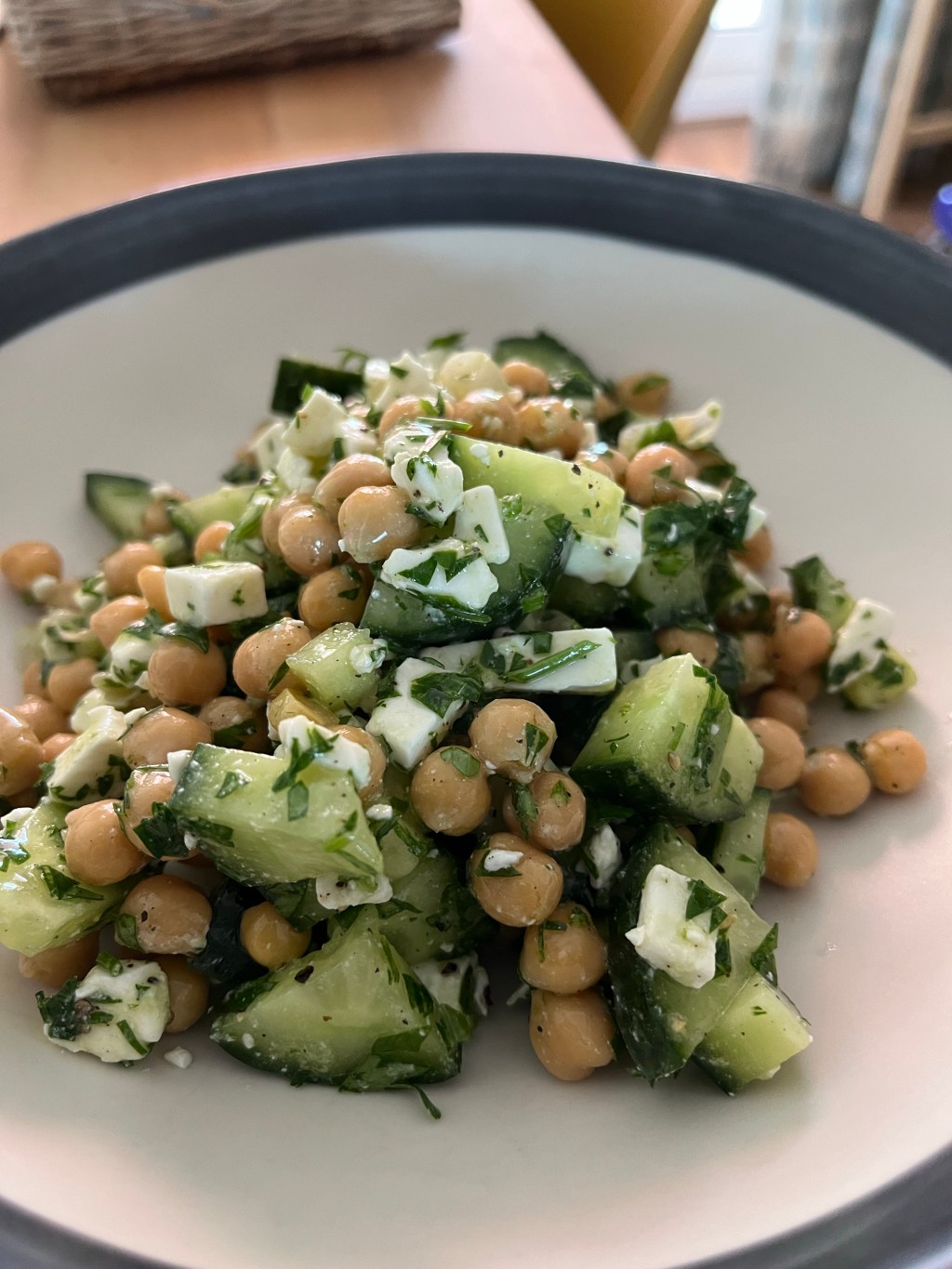 Chickpea, feta cheese and cucumber&nbsp;salad