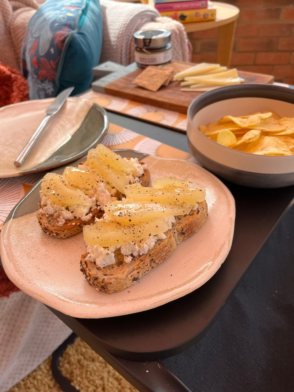 Pear, feta & honey&nbsp;toasts